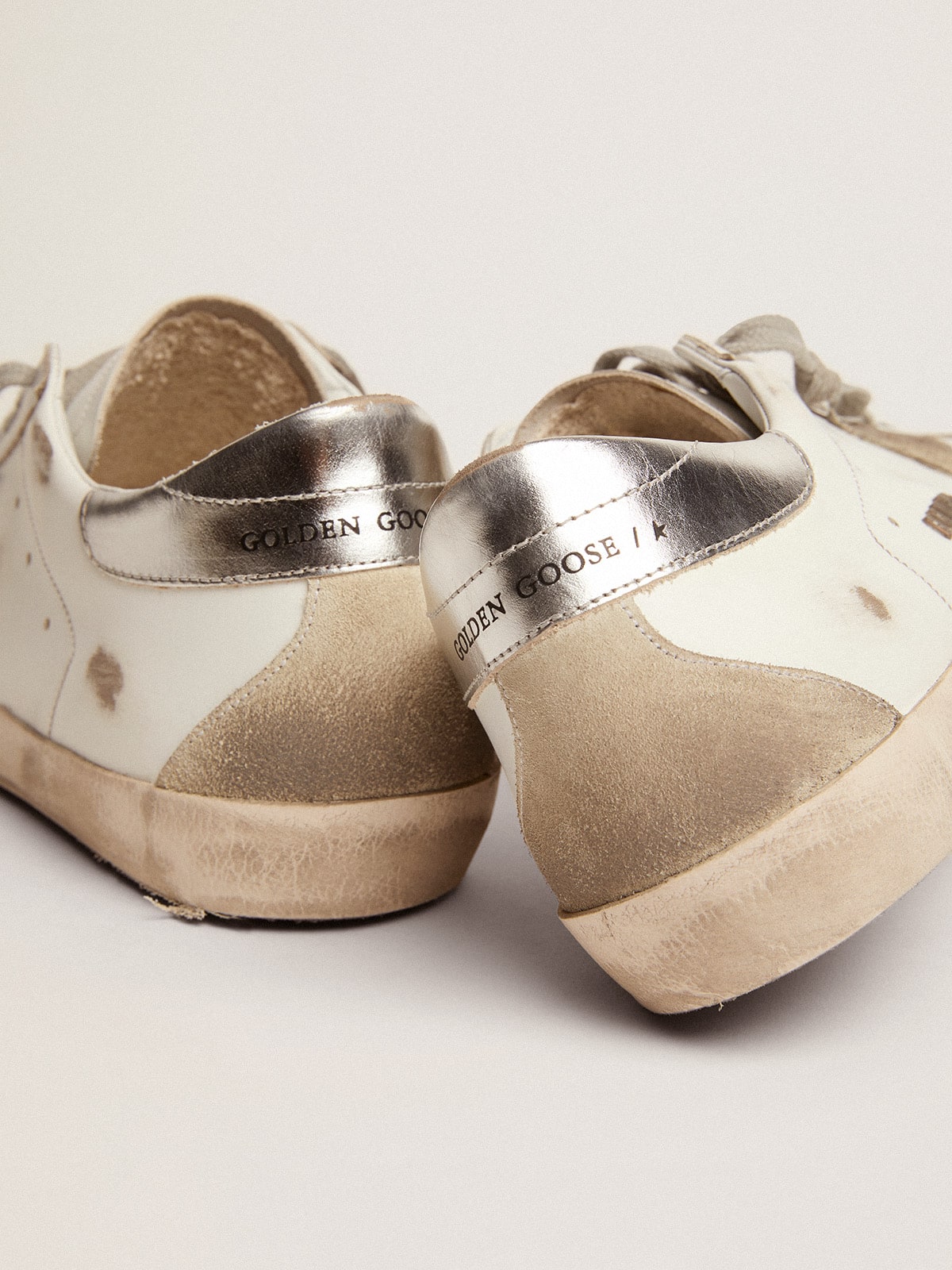 Men's Leather Low-Top Trainers with Gold-Tone Star