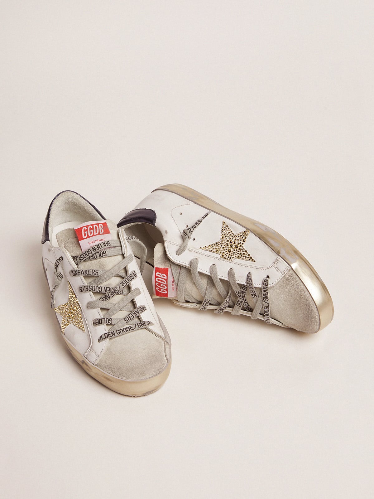 Women's leather low-top sneakers with glitter star